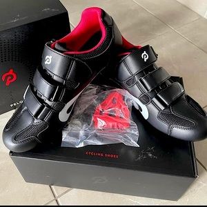 BNWT Men’s Peloton Cycling Shoes with Cleats, Size 42 (US 9)